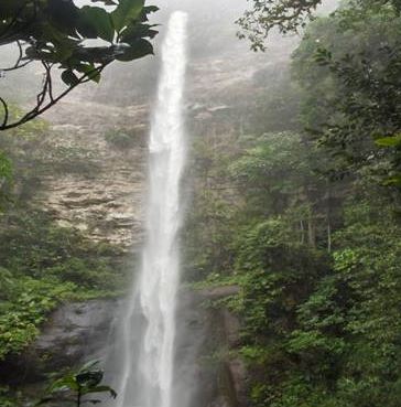 Cascada Reina del Cisne